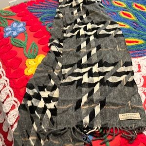 Authentic Burberry cashmere scarf. In good condition. Size 10”x83”. Neutral